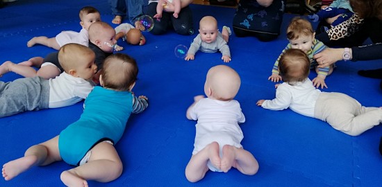 Cvičení s dětmi narozenými v LEDNU - ÚNORU 19