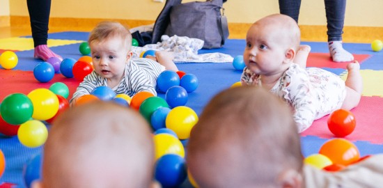 Cvičení dětí nar. v KVĚTNU 25